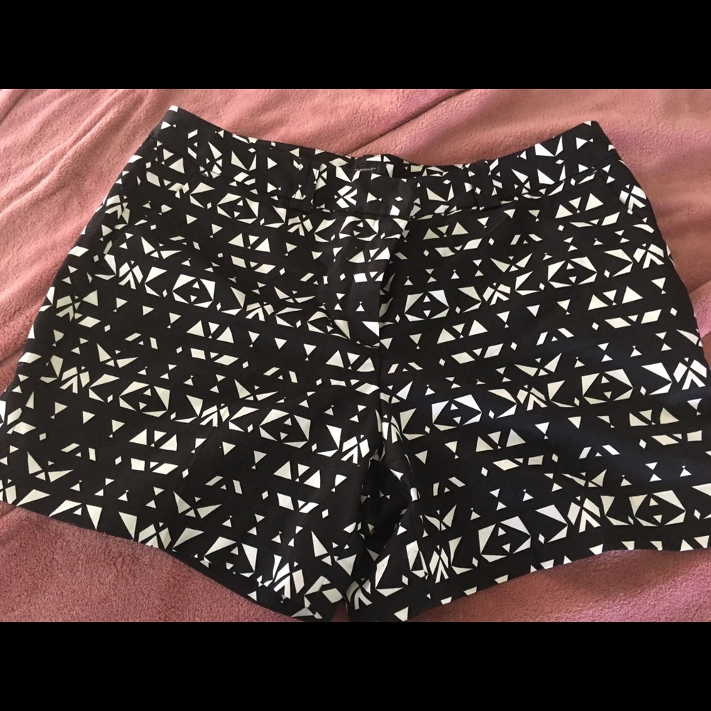 Cute Contrast Modern Fit Shorts